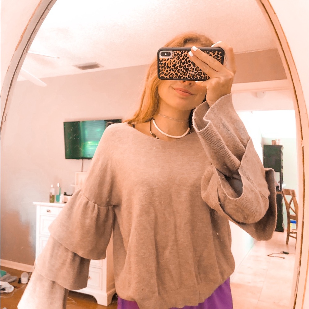 stevie hender ruffled long sleeve🤍